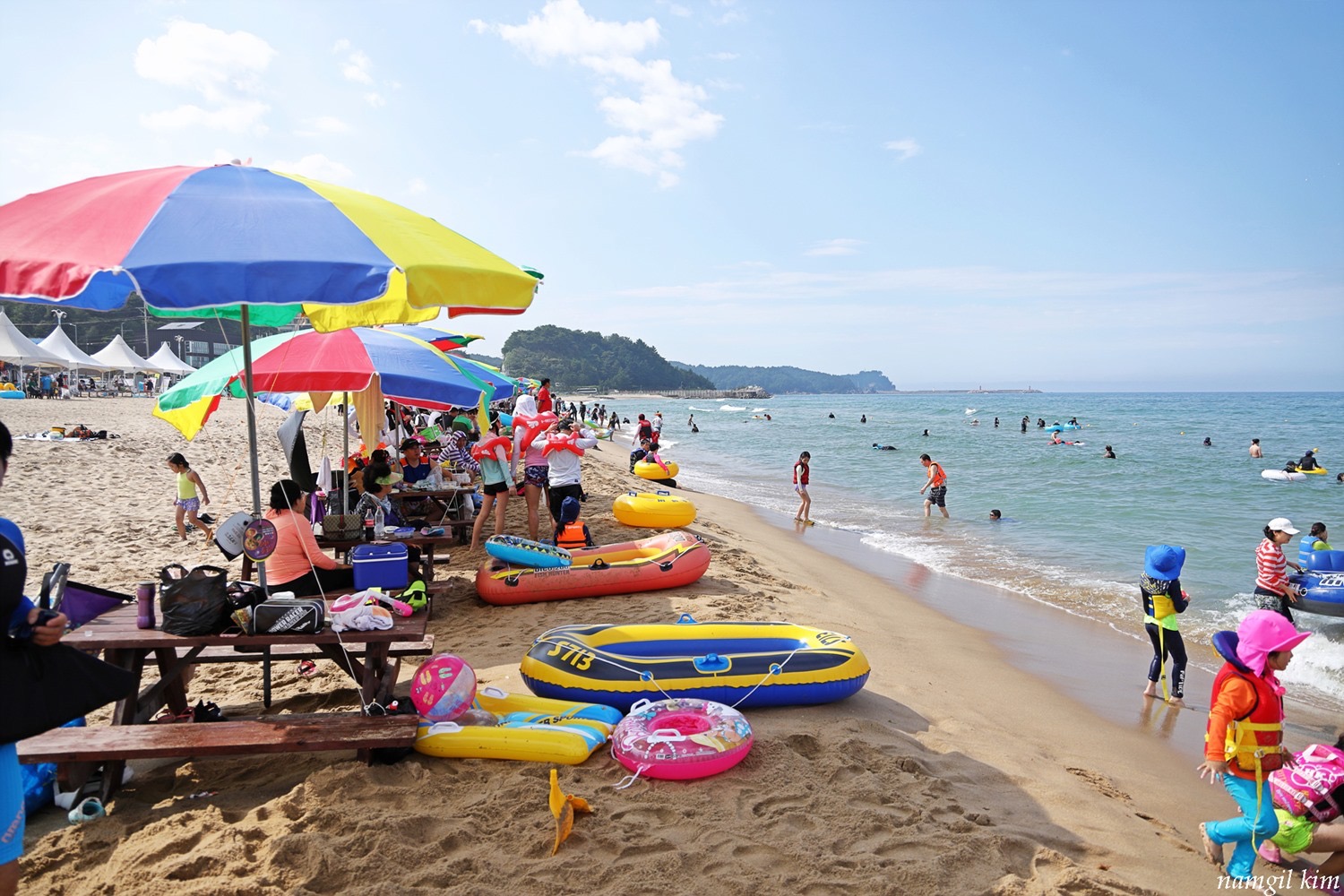 Fotografija Dongho Beach priljubljeno mesto med poznavalci sprostitve