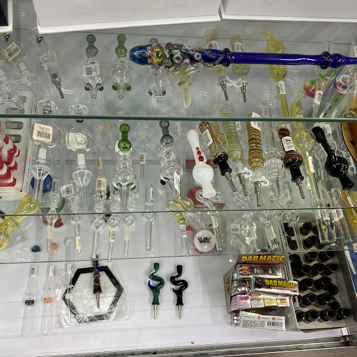 Vaporizer Store «South Side Smoke Shop», reviews and photos, 6240 S Pulaski Rd, Chicago, IL 60629, USA