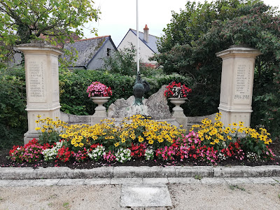 place des anciens combattants à Sainte-Catherine-de-Fierbois
