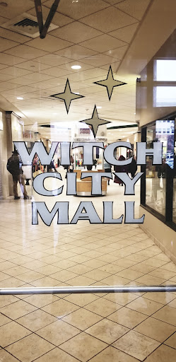 Shopping Mall «Museum Place Mall», reviews and photos, 1 Church St, Salem, MA 01970, USA