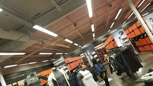 Outlet Mall «Tanger Outlet Riverhead», reviews and photos, 200 Tanger Mall Dr, Riverhead, NY 11901, USA