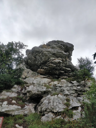 Grotte et rocher de Roc'h-Toul à Saint-Thégonnec Loc-Eguiner