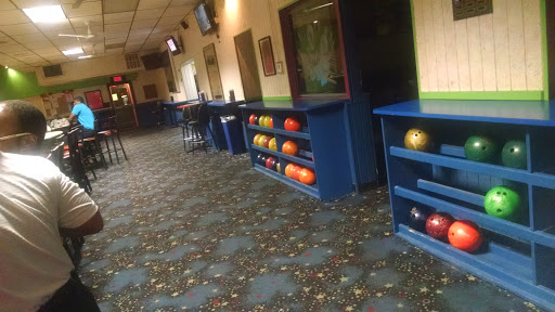 Bowling Alley «Harbor Lanes Bowling Center», reviews and photos, 25419 Jefferson Ave, St Clair Shores, MI 48081, USA