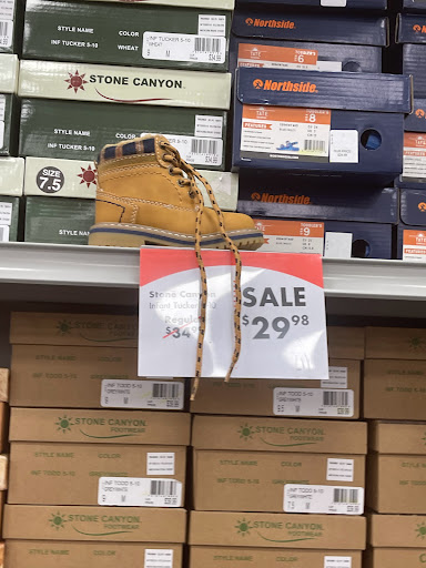 Shoe Store «Shoe Carnival», reviews and photos, 1574 N Dupont Hwy, Dover, DE 19901, USA