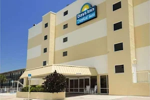 Days Inn by Wyndham Daytona Oceanfront image