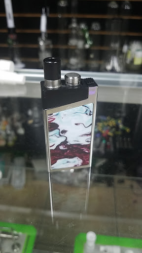 Tobacco Shop «18 Plus Vape & Shop», reviews and photos, 4037 Broadway, Kansas City, MO 64111, USA