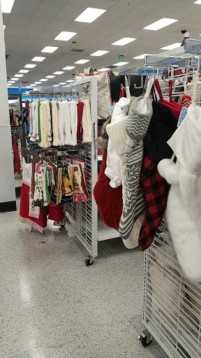 Clothing Store «Ross Dress for Less», reviews and photos, 902 Sepulveda Blvd, Harbor City, CA 90710, USA