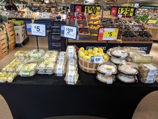 Grocery Store «Stop & Shop», reviews and photos, 2425 Palmer Ave, New Rochelle, NY 10801, USA