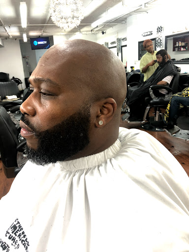 Barber Shop «HeadMasters Barber Shop», reviews and photos, 3255 Peachtree Rd #1, Atlanta, GA 30305, USA