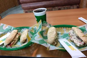 (Fast Food) Subway image