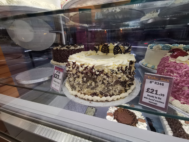 Comments and reviews of Cake Box Leeds