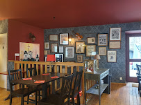 Atmosphère du Restaurant de hamburgers Sherlock Holmes à Quimper - n°15