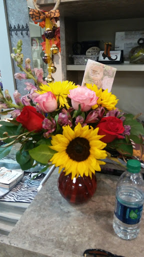 Florist «Glendale Flowers and Gifts», reviews and photos, 7145 N 58th Dr, Glendale, AZ 85301, USA