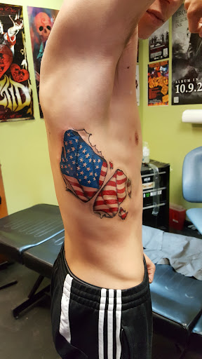 Tattoo Shop «Lost Soul Tattoo & Piercing», reviews and photos, 2609 Wilmington Pike, Dayton, OH 45419, USA