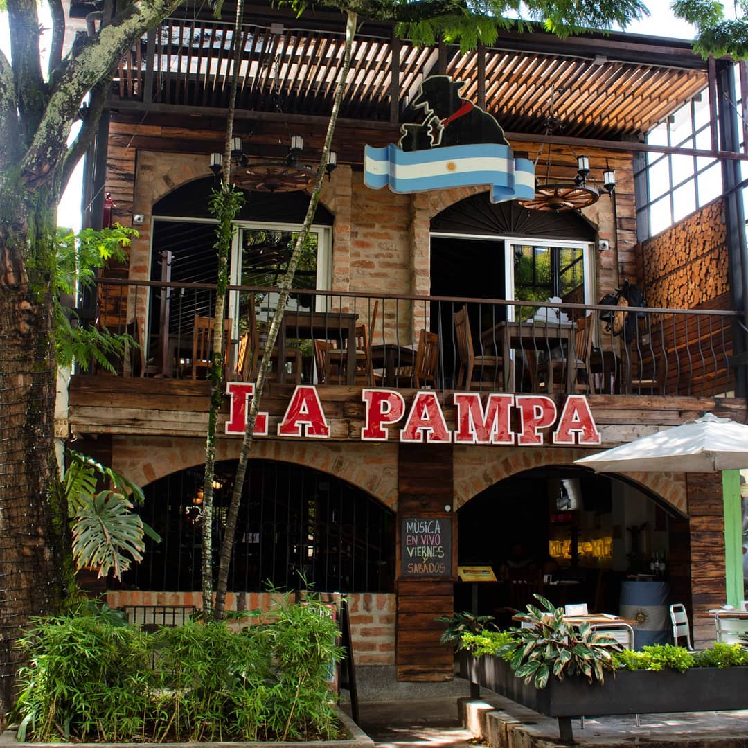 La Pampa Parrilla Argentina (Laureles, Primer Parque) Musica en Vivo