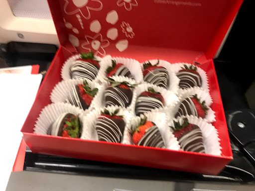 Gift Shop «Edible Arrangements», reviews and photos, 617 Uptown Blvd #105, Cedar Hill, TX 75104, USA
