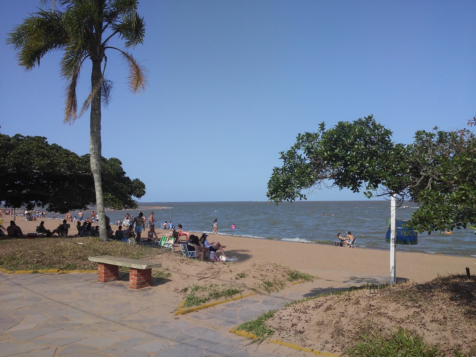Arambare Beach的照片 带有长直海岸