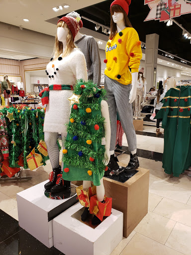 Clothing Store «Forever 21», reviews and photos, 5000 S Arizona Mills Cir #590, Tempe, AZ 85282, USA