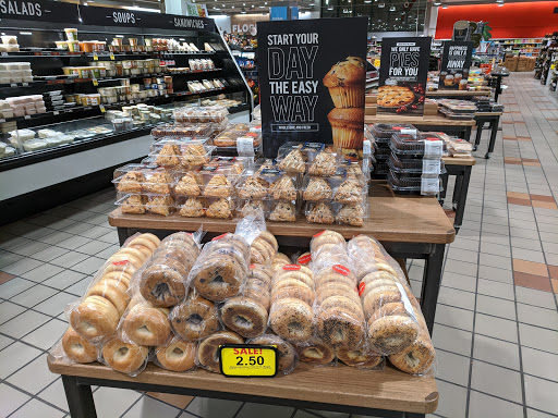 Grocery Store «Schnucks», reviews and photos, 101 Civic Center Dr, Lake St Louis, MO 63367, USA