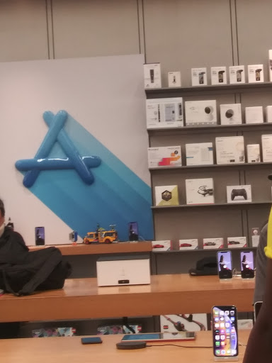 Computer Store «Apple Manhattan Village», reviews and photos, 3200 N Sepulveda Blvd, Manhattan Beach, CA 90266, USA