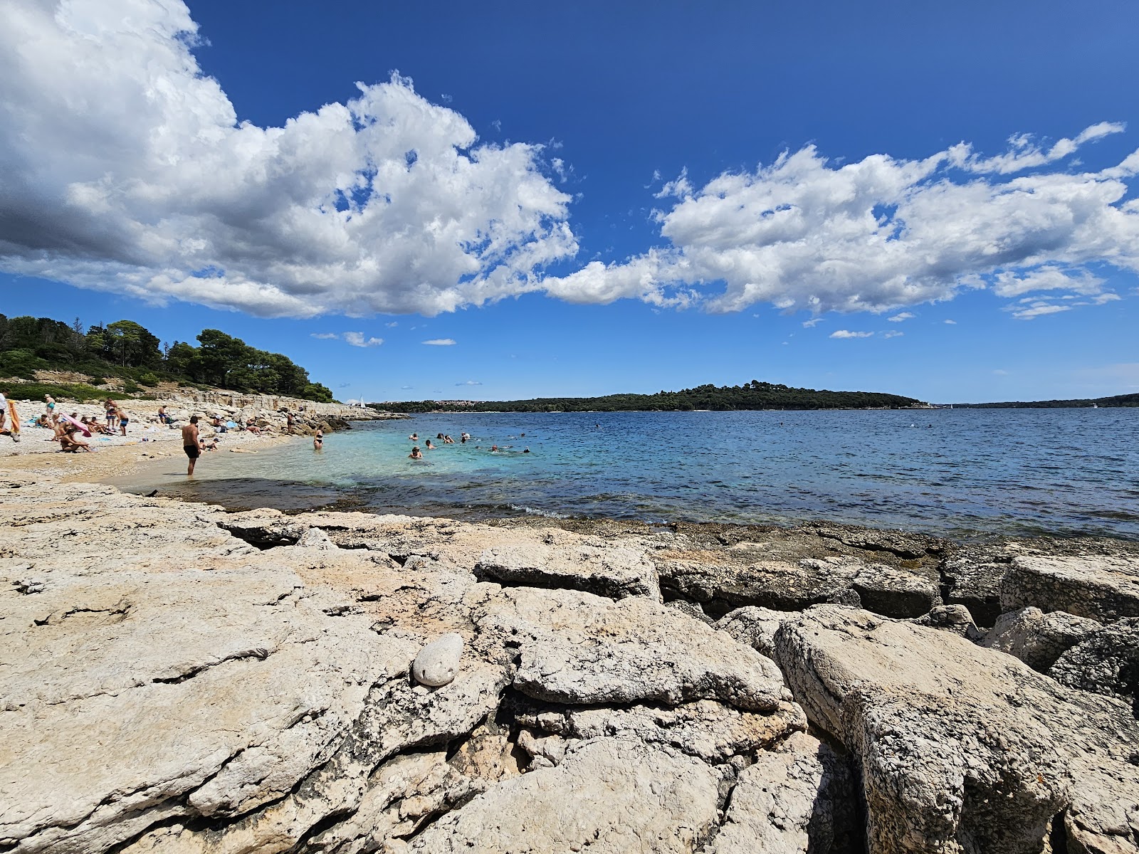 Saint Jerolim Beach'in fotoğrafı imkanlar alanı