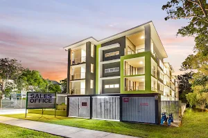 Pittwin On The Park Capalaba Apartments image