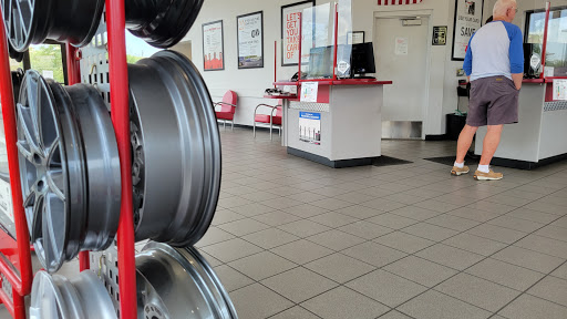 Tire Shop «Discount Tire Store - Fountain Hills, AZ», reviews and photos, 16745 E Shea Blvd, Fountain Hills, AZ 85268, USA