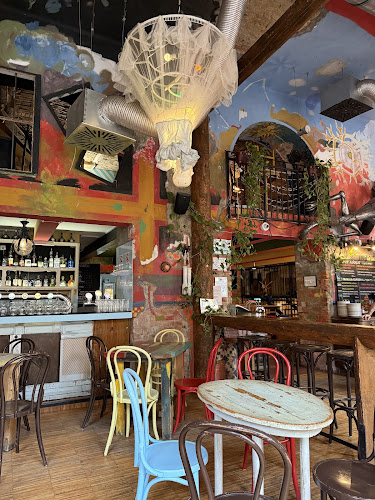 Opinii despre Púder Bárszínház în Budapest - Étterem