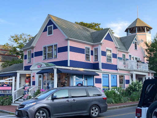 Clothing Store «Vineyard Vines», reviews and photos, 56 Narragansett Ave, Oak Bluffs, MA 02557, USA
