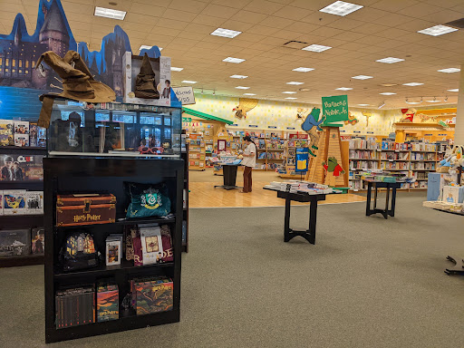 Book Store «Barnes & Noble», reviews and photos, 3625 Grand Ave, Chino Hills, CA 91709, USA