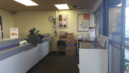 Shipping and Mailing Service «FedEx Ship Center», reviews and photos, 6531 W 56th Ave, Arvada, CO 80002, USA