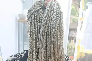 Edith beauty salon and African braids image