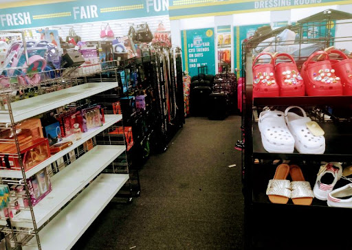 Clothing Store «Citi Trends», reviews and photos, 4253 Fulton Rd, Cleveland, OH 44144, USA