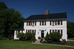 1810 House B&B and Antiques image