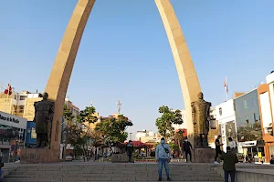 Paseo Cívico de Tacna image