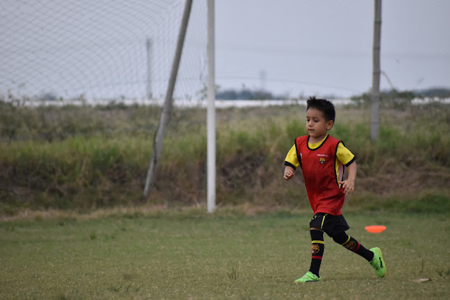 Opiniones de Academia de fútbol Pele GARCIA en Machala - Campo de fútbol