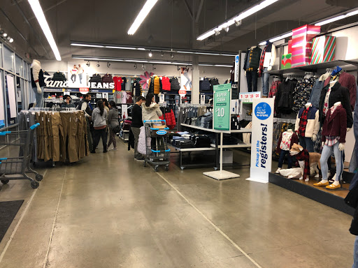 Clothing Store «Old Navy», reviews and photos, 17470 Southcenter Pkwy, Tukwila, WA 98188, USA