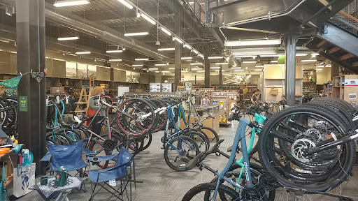 Camping Store «REI», reviews and photos, 2700 Seaglass Way, Oxnard, CA 93036, USA