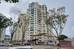 Desa Bayan Apartment image