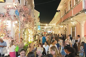 Phuket Old Town Sunday Night Market Walking Street | سوق ليلي | Прогулка по ночному рынку | 夜市步行街 image