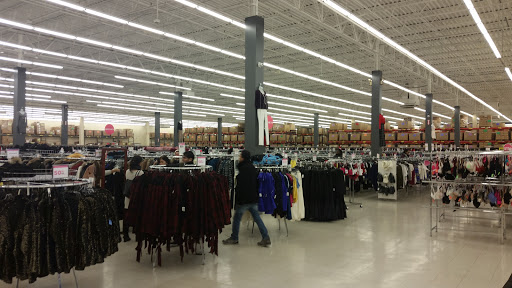 Discount Store «Discount Fashion Warehouse Northland», reviews and photos, 2727 Northland Plaza Dr, Columbus, OH 43231, USA