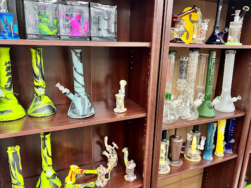 Tobacco Shop «Smoke Tokz Head Shop KC», reviews and photos, 1263 W 103rd St, Kansas City, MO 64114, USA