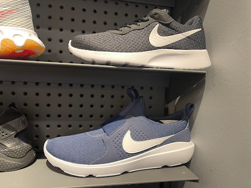 Shoe Store «Finish Line», reviews and photos, 2801 Stevens Creek Blvd, Santa Clara, CA 95050, USA