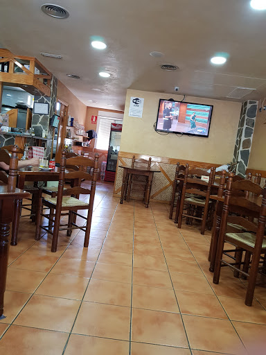 Casa Manu - Restaurante Nucía · Carnes · Arroce - Carrer Llucet, 14, 03530 La Nucia, Alicante, España