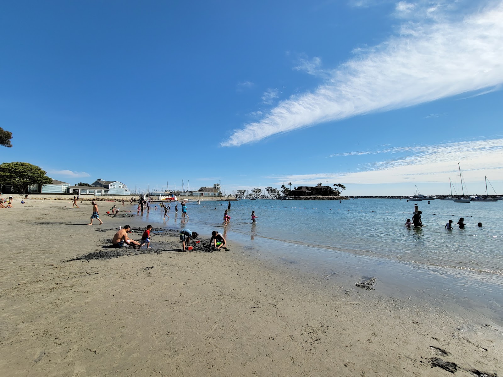 Foto von Baby beach mit heller sand Oberfläche