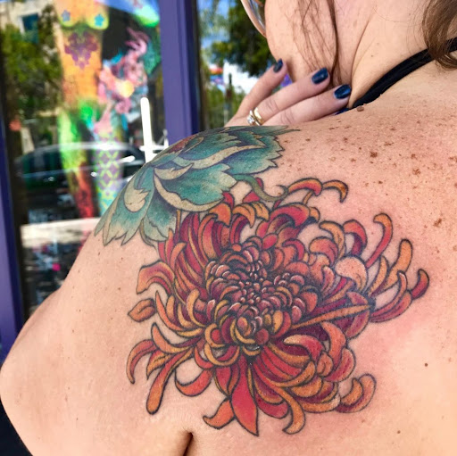 Find bright ideas tattoo and piercing reviews for your next unique tattoo in Saint Petersburg at Buku Tattoo Studio