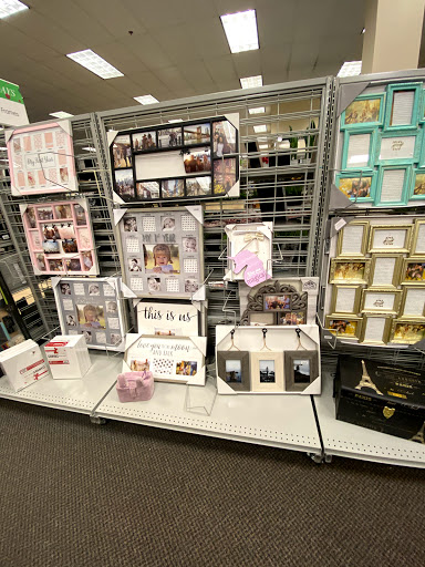 Clothing Store «Burlington Coat Factory», reviews and photos, 74 Broad St, Stamford, CT 06901, USA