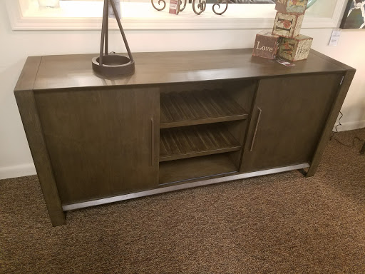 Furniture Store «Raymour & Flanigan Furniture and Mattress Outlet», reviews and photos, 1406 Elm St, West Springfield, MA 01089, USA