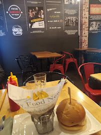Plats et boissons du Restaurant de hamburgers Les tontons burgers montchat à Lyon - n°3