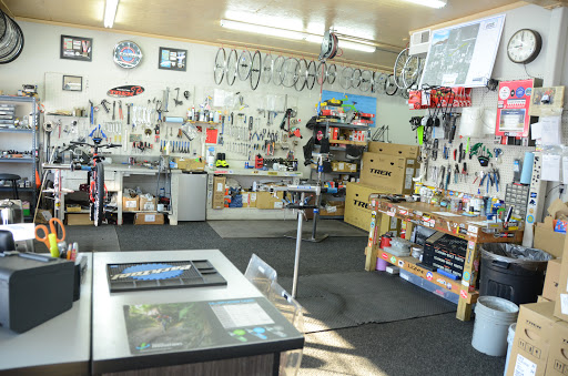 Bicycle Store «Madison & Davis Bicycle Shop», reviews and photos, 912 S 8th St, Quincy, IL 62301, USA